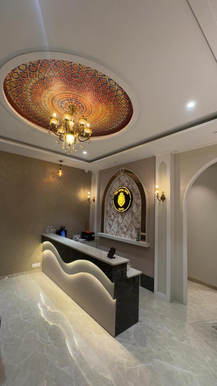 THE ROYAL KING reception counter with premium design in Ludhiana